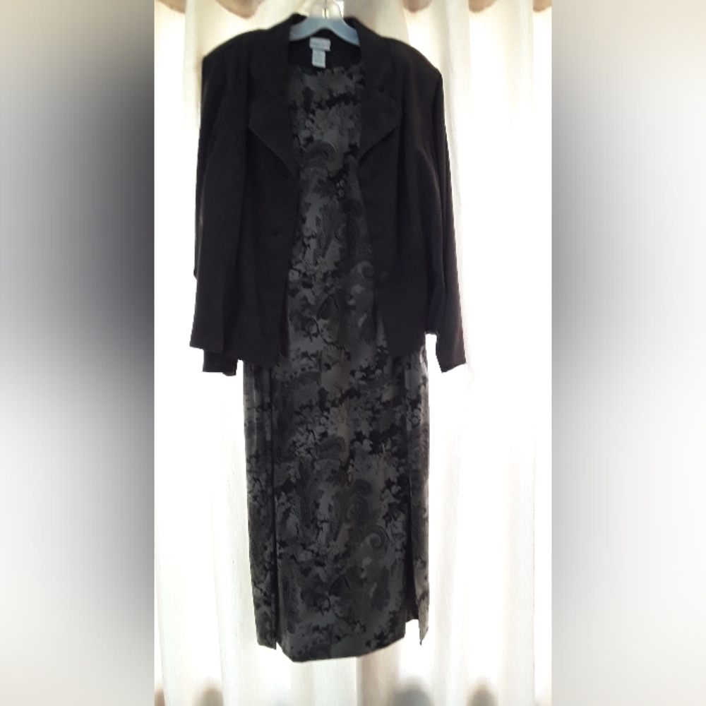 Dress and blazer set. Fashion Bug. Sz 18W. Olive green blazer w two toned dress